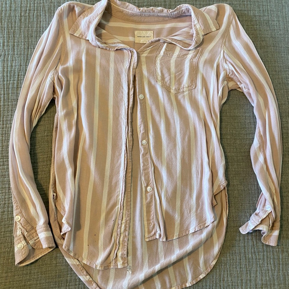 American Eagle Outfitters Pink and White Button Down Shirt